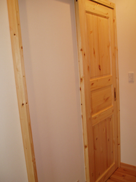 造作建具　パイン材　自然素材　内装リフォーム