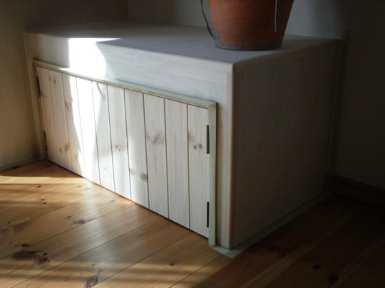 ダイアトーマス　　パイン材　　　造作家具