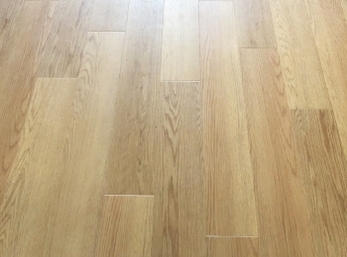 ウッドタイルで床もピカピカになりました!